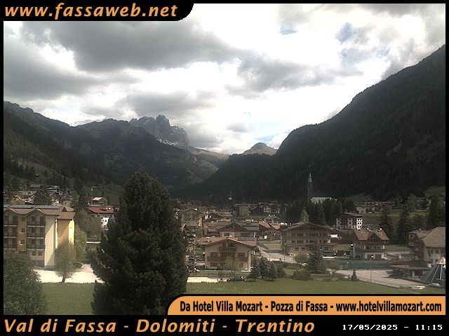 immagine della webcam nei dintorni di Alba di Canazei: webcam Pozza di Fassa