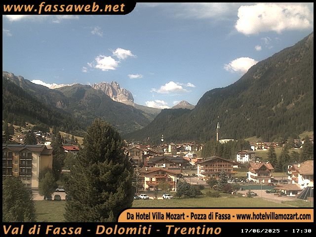 immagine della webcam nei dintorni di Ciampac Alba: webcam Pera di Fassa