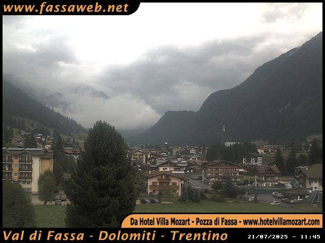 immagine della webcam nei dintorni di Alba di Canazei: webcam Pozza di Fassa