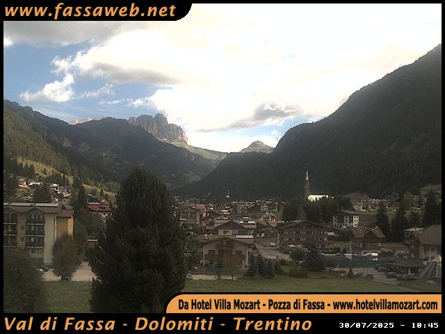immagine della webcam nei dintorni di Ski Area Alpe Lusia: webcam Pozza di Fassa