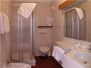  - Utilizzo del  centro benessere (sauna, bagno turco ed idromassaggio) inclusi nel prezzo!